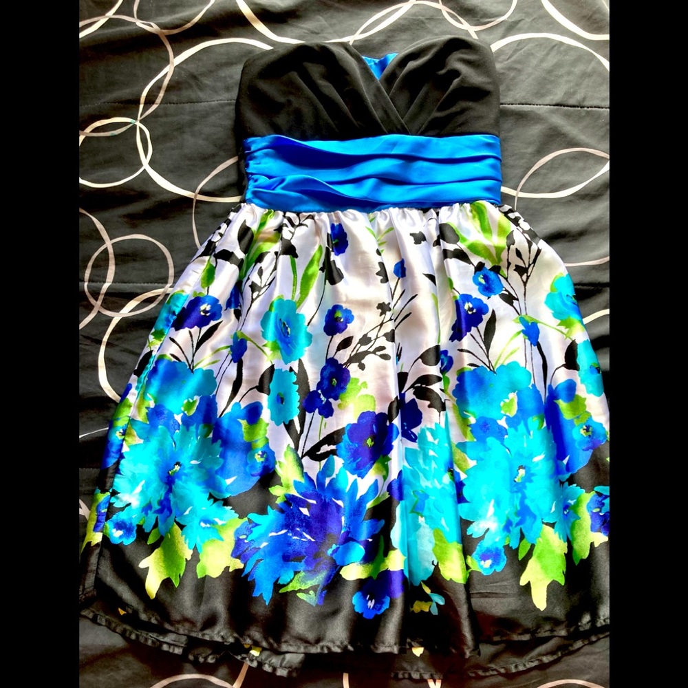 Trixxi Floral dress